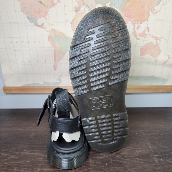 BRAND NEW Dr. Martens AirWair Gryphon Black Womens Size 8.0 - Picture 6 of 6